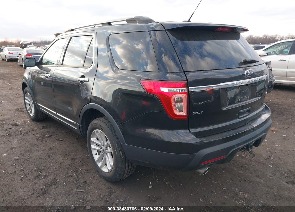 2014 FORD EXPLORER XLT VIN: 1FM5K8D85EGA16736