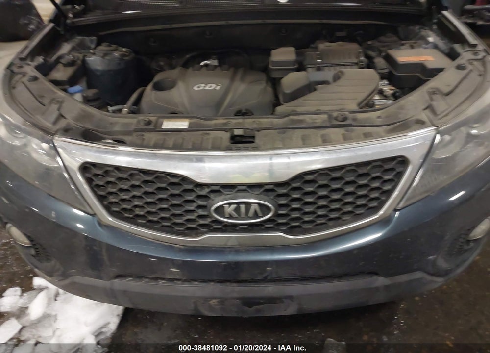 2013 KIA SORENTO LX VIN: 5XYKT4A62DG395972