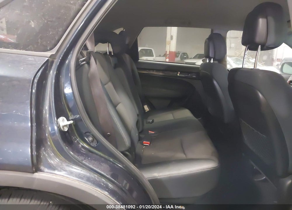 2013 KIA SORENTO LX VIN: 5XYKT4A62DG395972