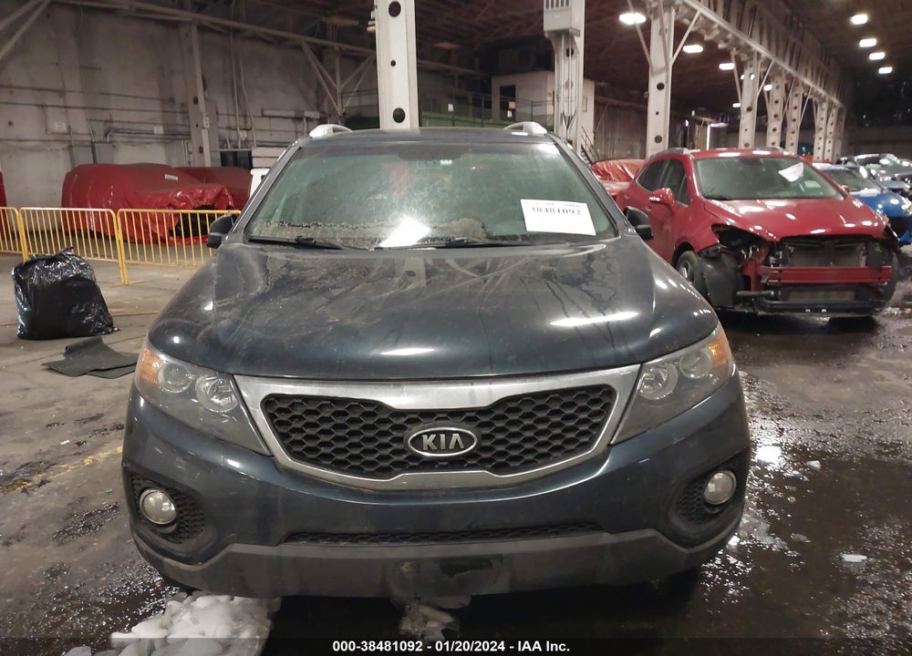 2013 KIA SORENTO LX VIN: 5XYKT4A62DG395972
