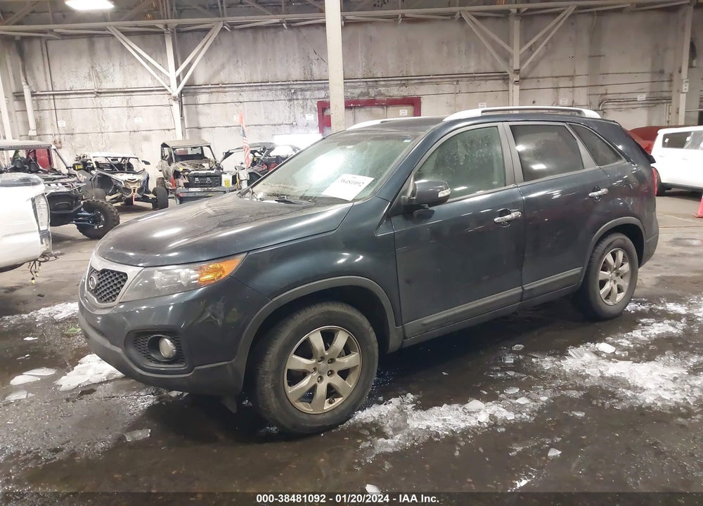 2013 KIA SORENTO LX VIN: 5XYKT4A62DG395972