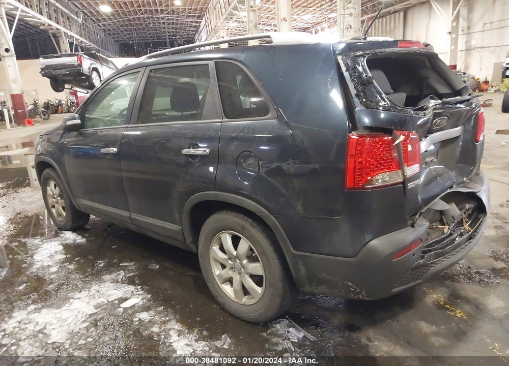 2013 KIA SORENTO LX VIN: 5XYKT4A62DG395972