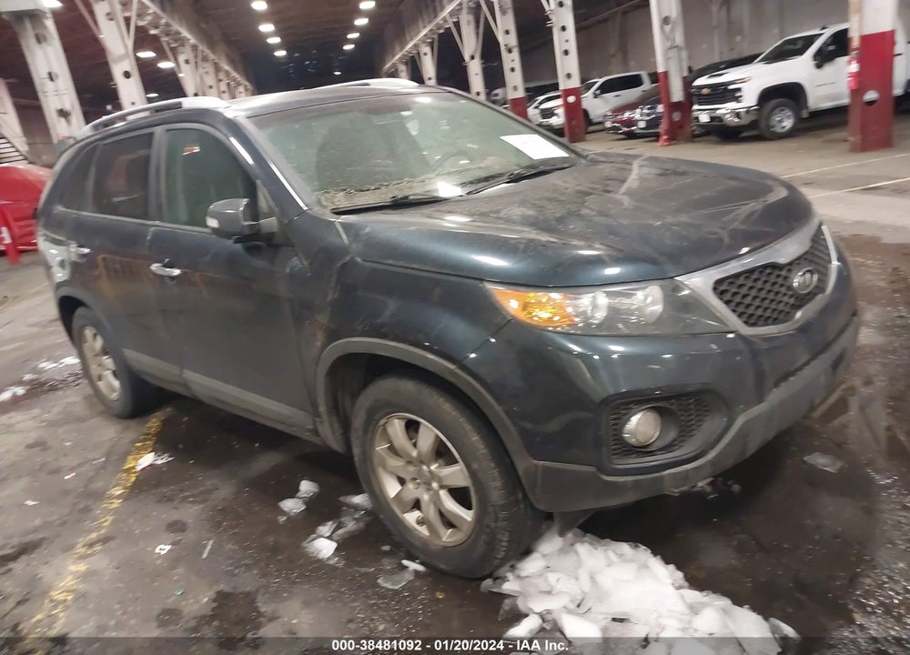 2013 KIA SORENTO LX VIN: 5XYKT4A62DG395972