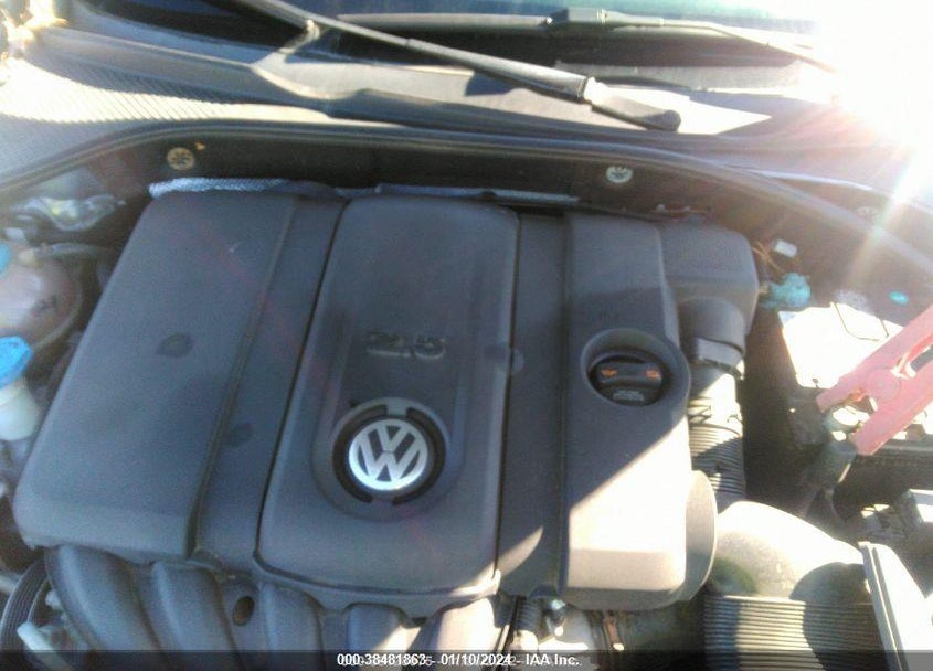 2013 VOLKSWAGEN PASSAT 2.5L SE VIN: 1VWBP7A30DC075319