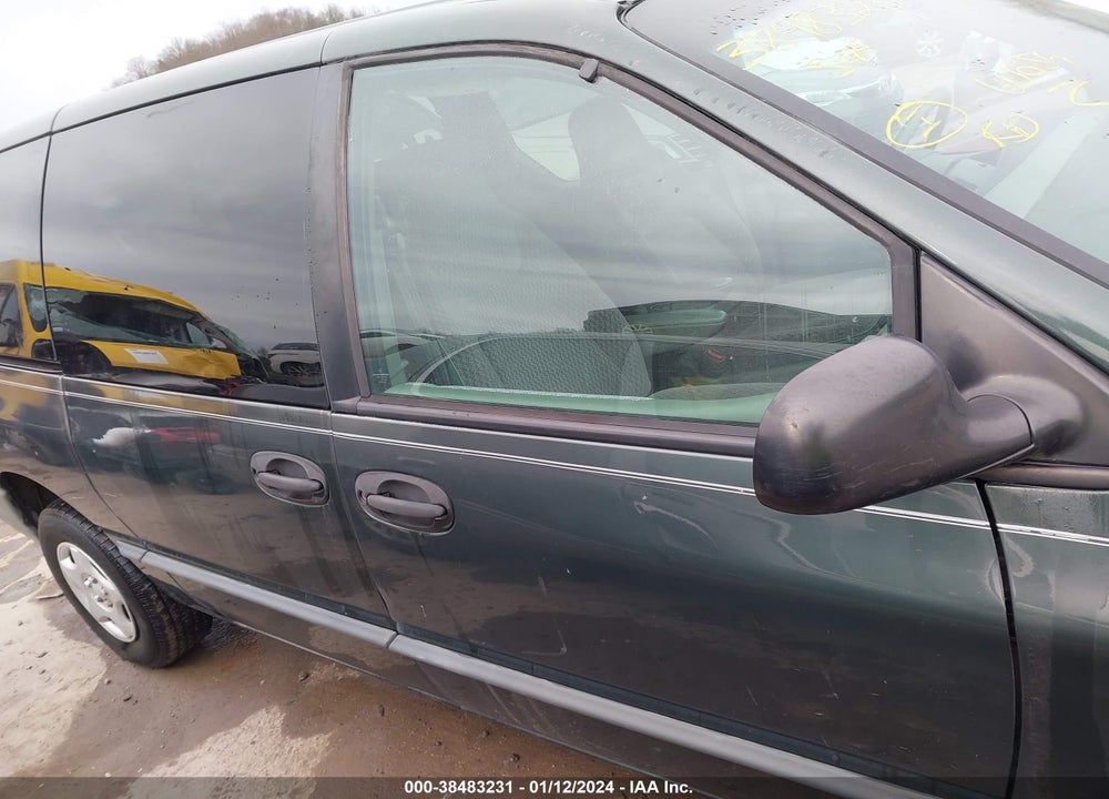 2000 DODGE GRAND CARAVAN VIN: 2B4GP2430YR584473