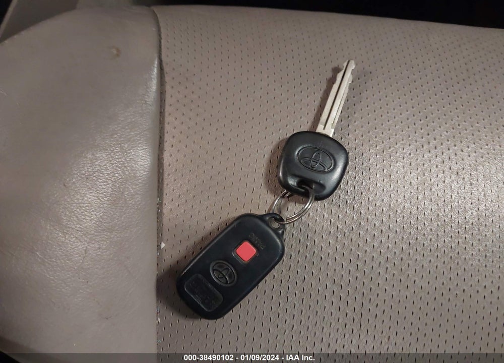 2005 TOYOTA CAMRY SE V6 VIN: 4T1BA32K85U055037