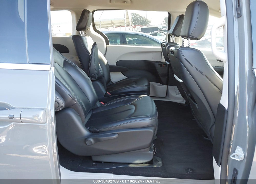 2023 CHRYSLER PACIFICA HYBRID TOURING L VIN: 2C4RC1L77PR570770
