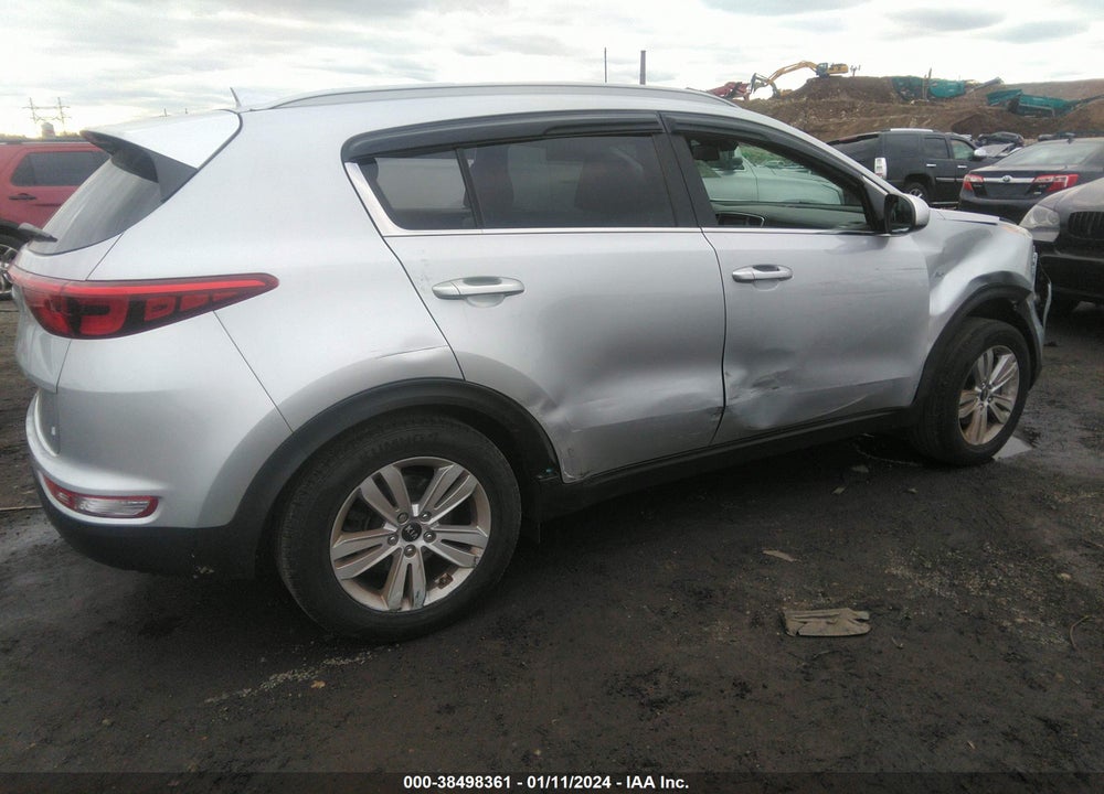 2018 KIA SPORTAGE LX VIN: KNDPMCAC7J7446443