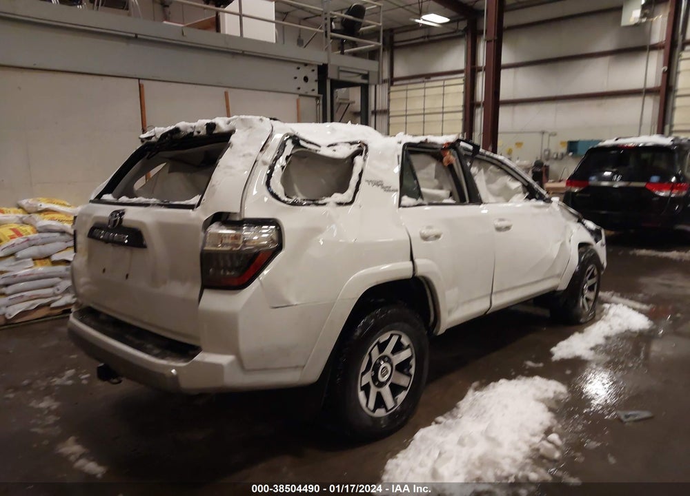 2022 TOYOTA 4RUNNER TRD OFF ROAD PREMIUM VIN: JTERU5JR1N6082875