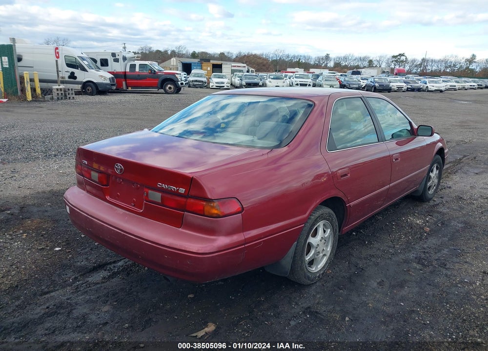 1998 TOYOTA CAMRY XLE VIN: 4T1BG28K8WU326115