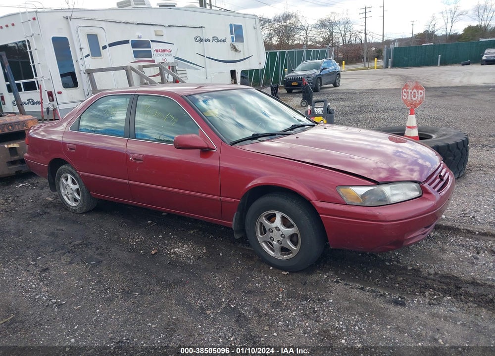 1998 TOYOTA CAMRY XLE VIN: 4T1BG28K8WU326115
