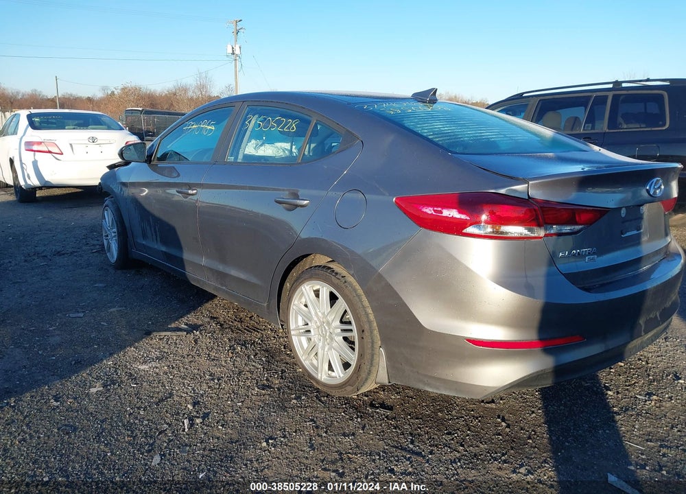 2018 HYUNDAI ELANTRA SE VIN: 5NPD74LF0JH389344