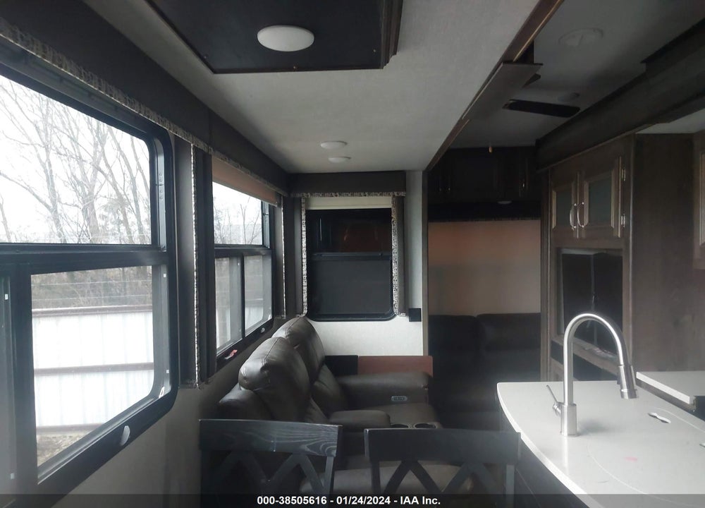 2018 KEYSTONE MONTANA HIGH COUNTRY VIN: 4YDF38523JA743335