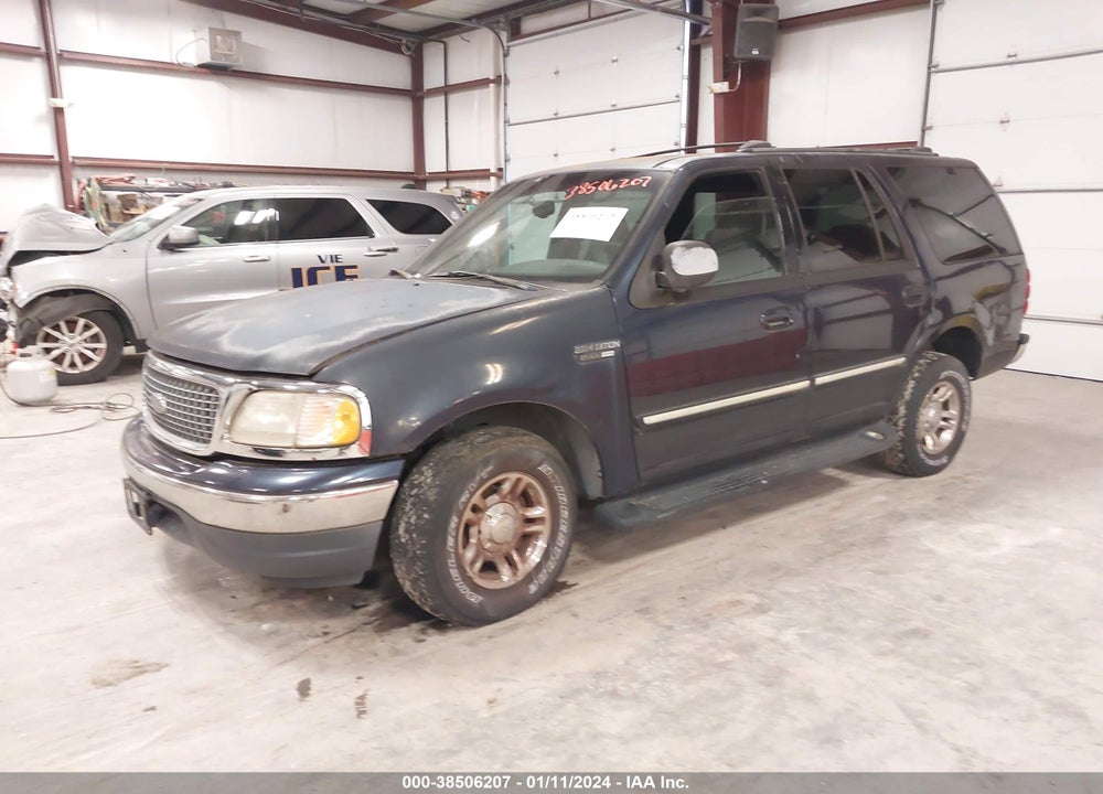 2000 FORD EXPEDITION XLT VIN: 1FMRU1560YLB40618