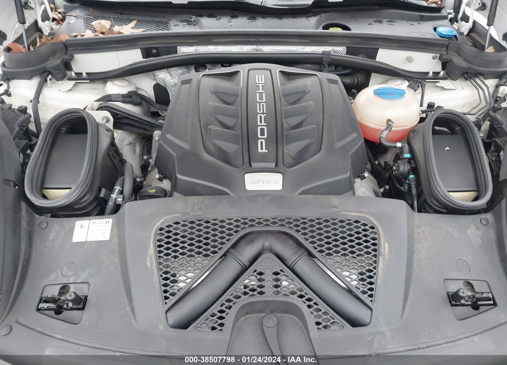 2018 PORSCHE MACAN S VIN: WP1AB2A53JLB32074