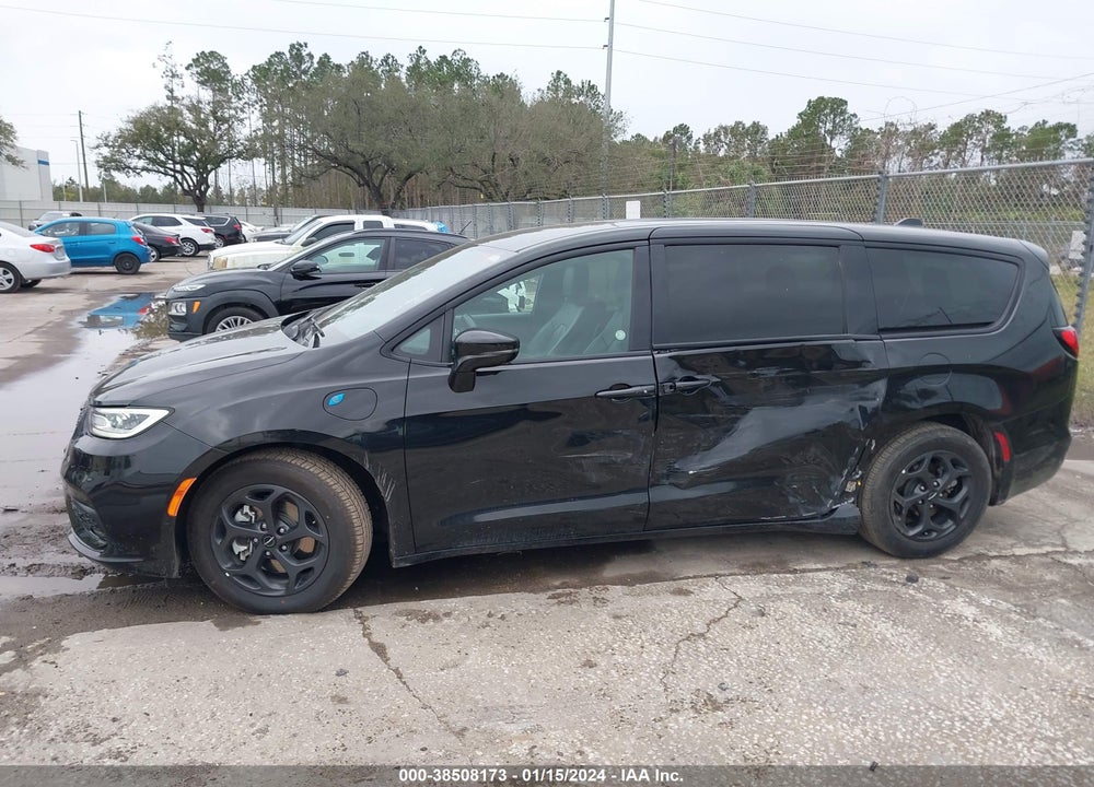 2022 CHRYSLER PACIFICA HYBRID TOURING L VIN: 2C4RC1L75NR130530