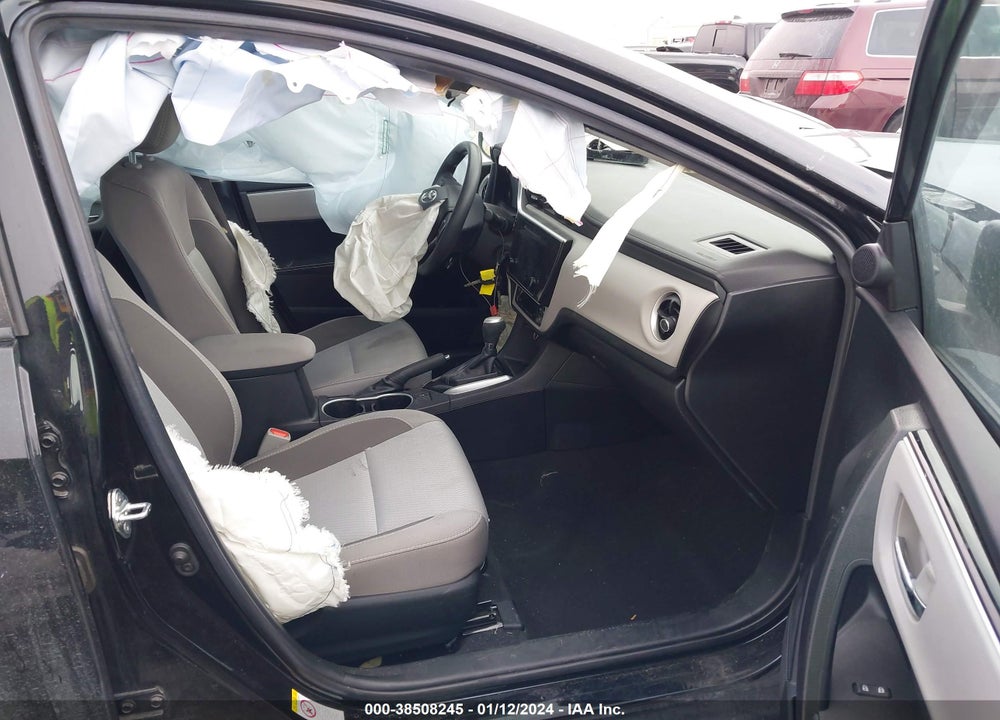 2019 TOYOTA COROLLA LE VIN: 2T1BURHE5KC227680