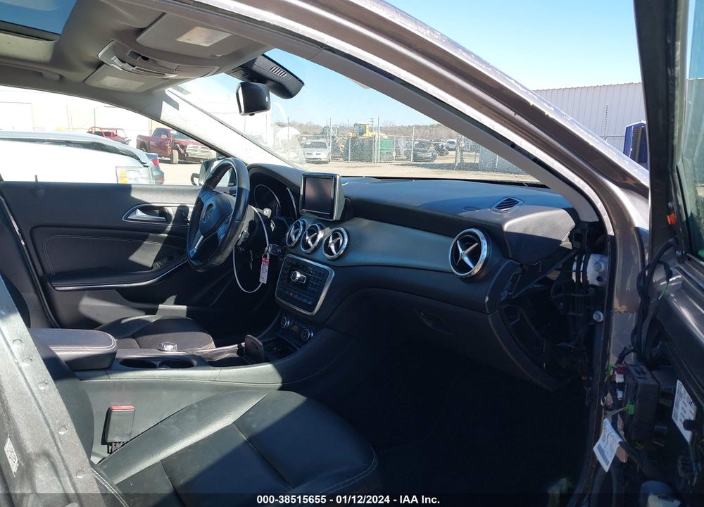 2015 MERCEDES-BENZ GLA 250 4MATIC VIN: WDCTG4GB4FJ113681