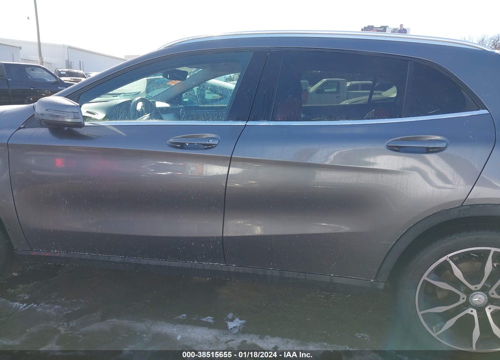 2015 MERCEDES-BENZ GLA 250 4MATIC VIN: WDCTG4GB4FJ113681