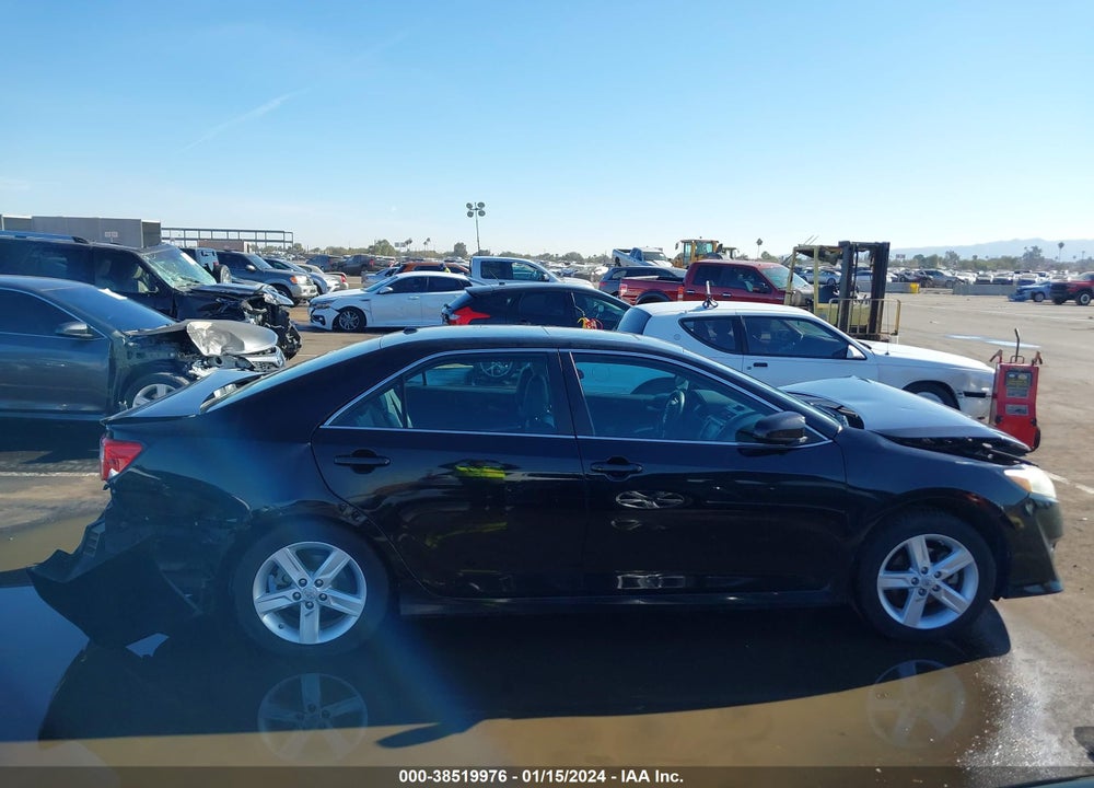 2014 TOYOTA CAMRY SE VIN: 4T1BF1FK3EU754091
