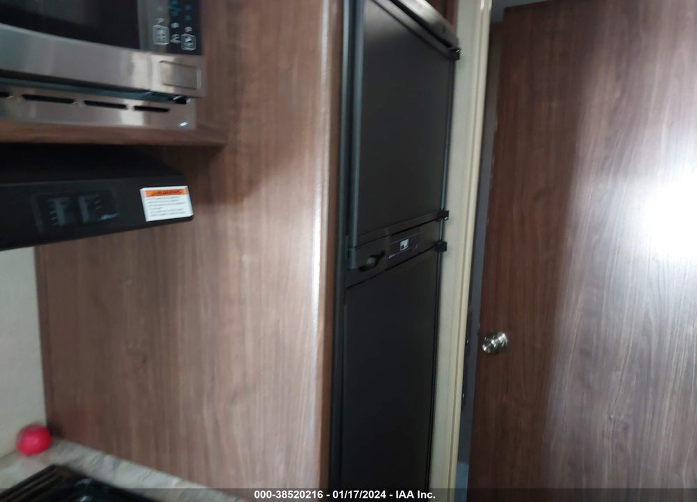 2018 COLEMAN CM300TQ18 TRAVEL TRAILER VIN: 4YDT30024JH933325
