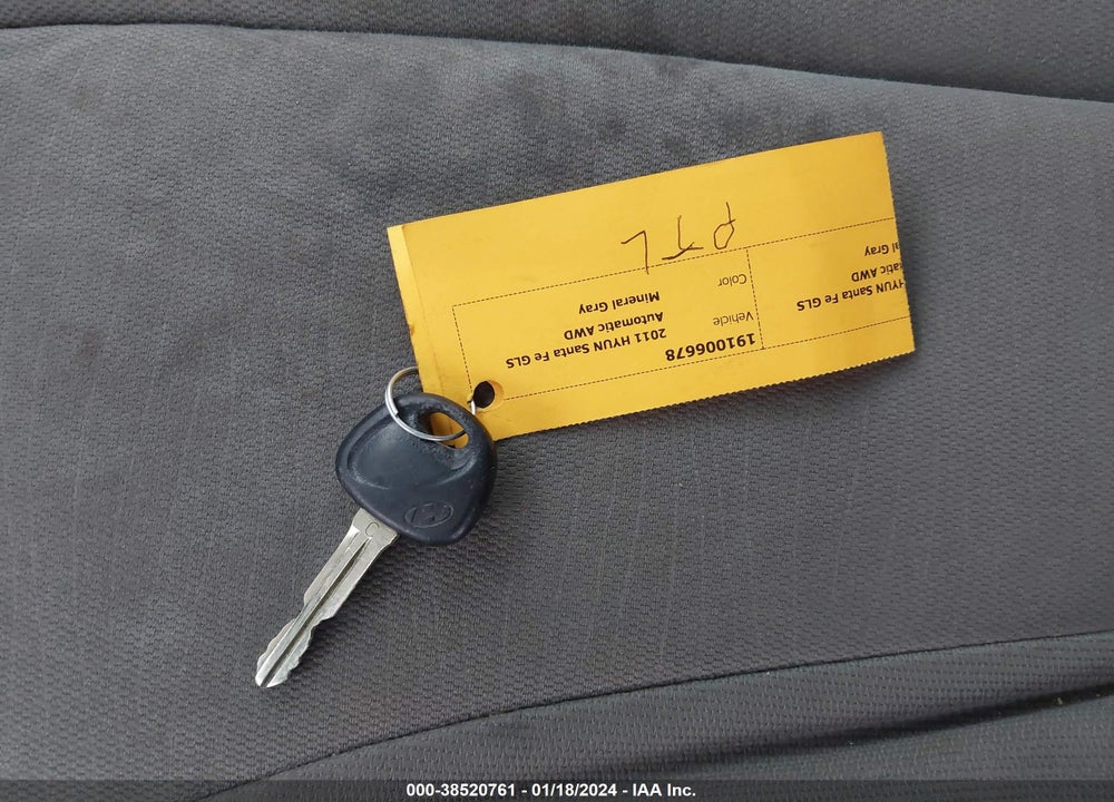 2011 HYUNDAI SANTA FE VIN: 5XYZGDAB4BG046504
