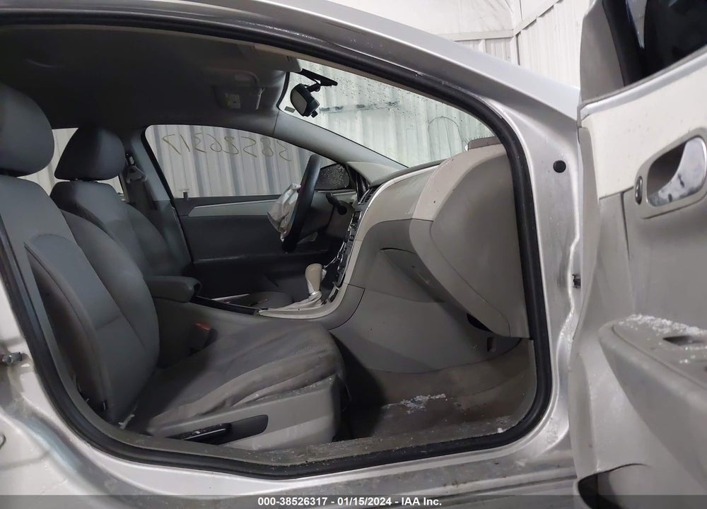 2011 CHEVROLET MALIBU VIN: 1G1ZB5E10BF112015