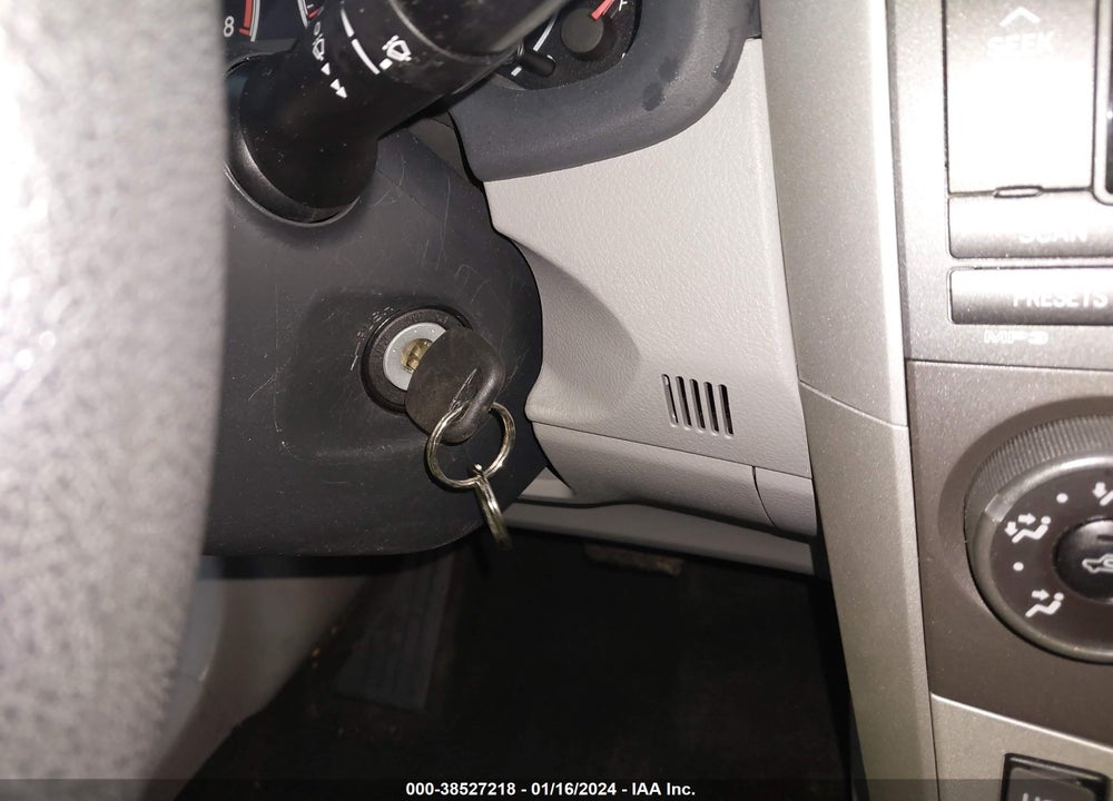2011 TOYOTA COROLLA LE VIN: 2T1BU4EE5BC690037