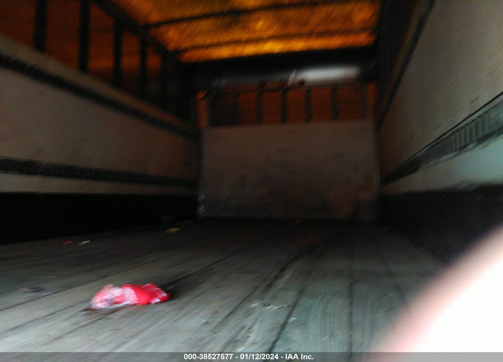 1900 SUPREME CORP STORAGE BUILDING VIN: VA140780904030394