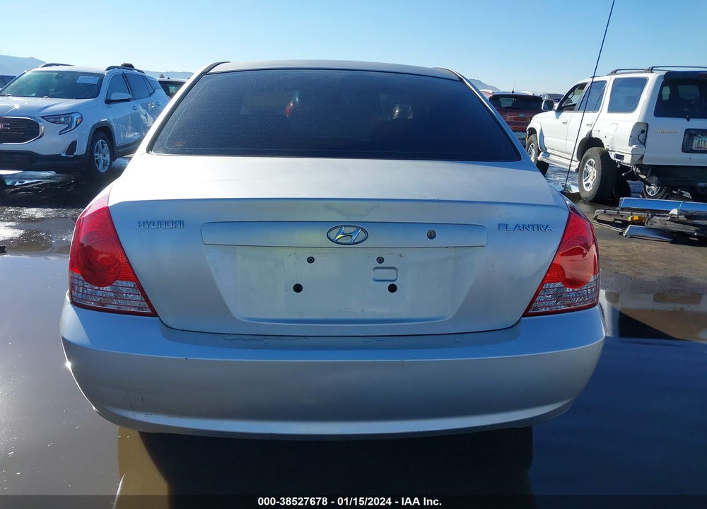 2005 HYUNDAI ELANTRA GLS/GT VIN: KMHDN46D55U985685