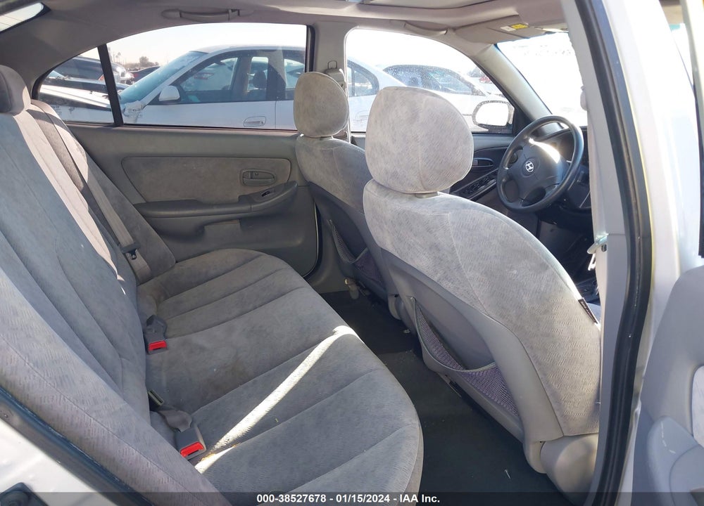 2005 HYUNDAI ELANTRA GLS/GT VIN: KMHDN46D55U985685