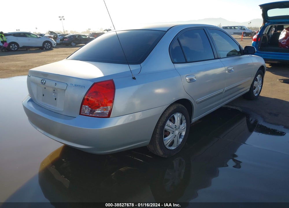 2005 HYUNDAI ELANTRA GLS/GT VIN: KMHDN46D55U985685