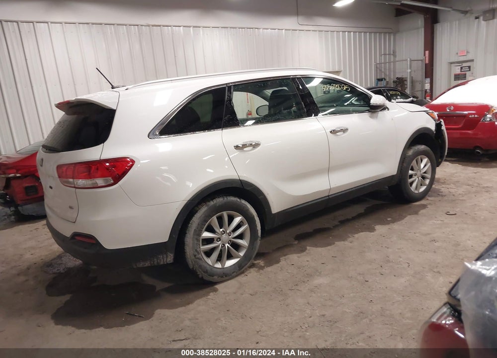 2017 KIA SORENTO 2.4L LX VIN: 5XYPGDA32HG252302