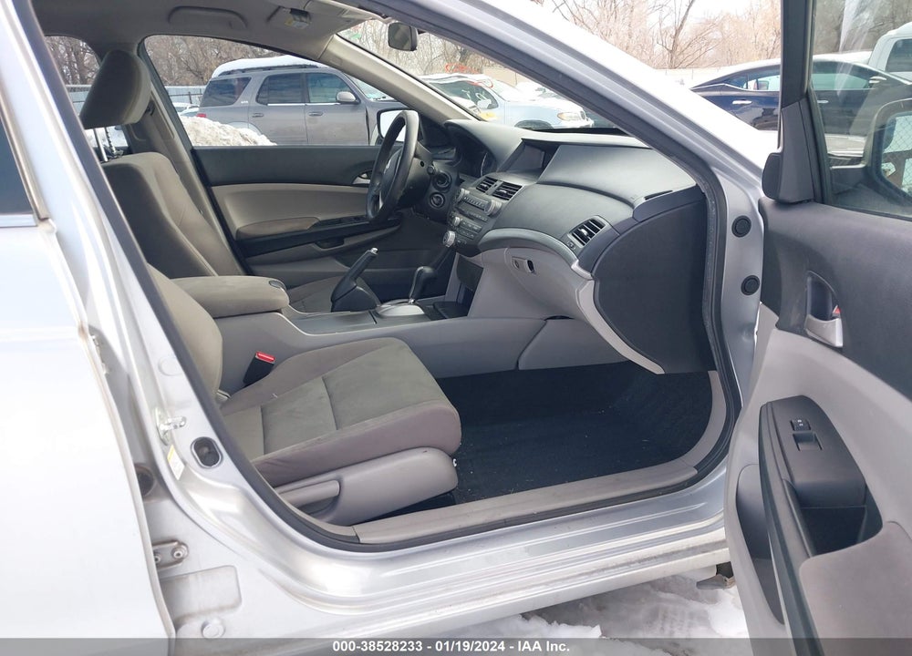 2012 HONDA ACCORD 2.4 LX VIN: 1HGCP2F32CA138497