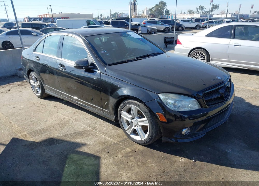 2010 MERCEDES-BENZ C 300 LUXURY/SPORT VIN: WDDGF5EB2AR121460