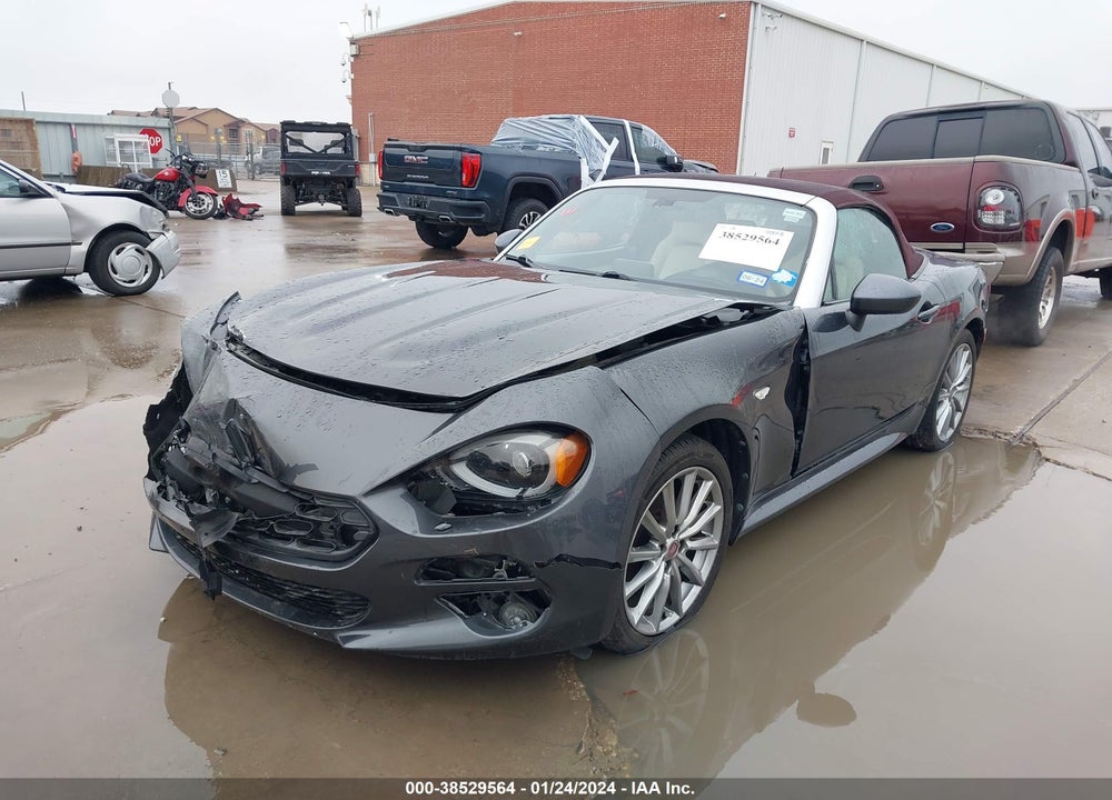 2018 FIAT 124 SPIDER LUSSO RED TOP EDITION VIN: JC1NFAEK8J0139103