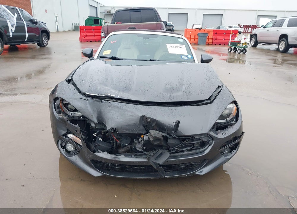 2018 FIAT 124 SPIDER LUSSO RED TOP EDITION VIN: JC1NFAEK8J0139103