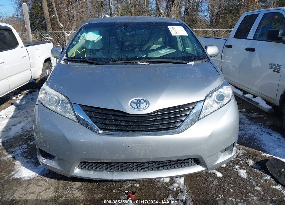 2016 TOYOTA SIENNA LE 8 PASSENGER VIN: 5TDKK3DC8GS754988