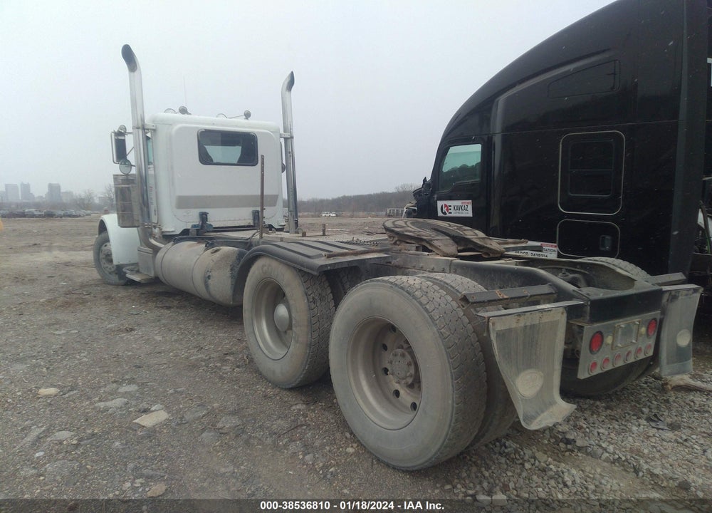 1996 PETERBILT 379 VIN: 1XP5DB9X2TN404011