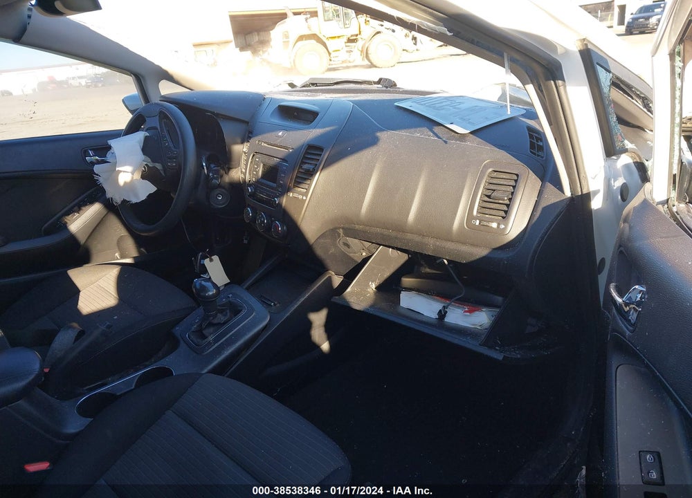 2015 KIA FORTE LX VIN: KNAFX4A67F5319677