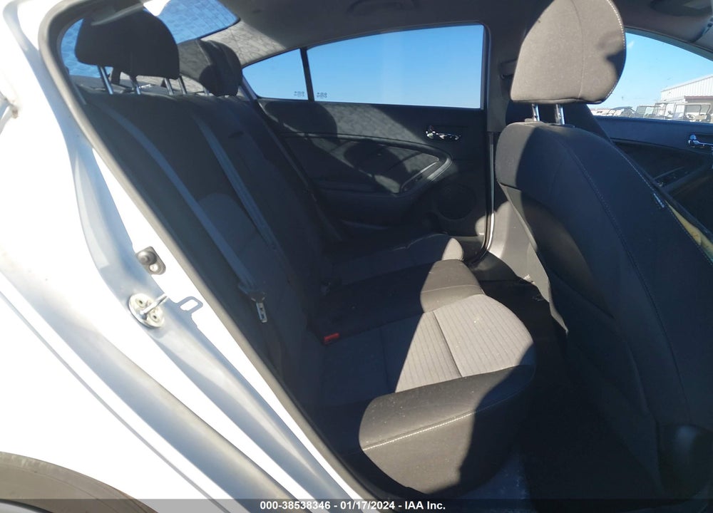 2015 KIA FORTE LX VIN: KNAFX4A67F5319677