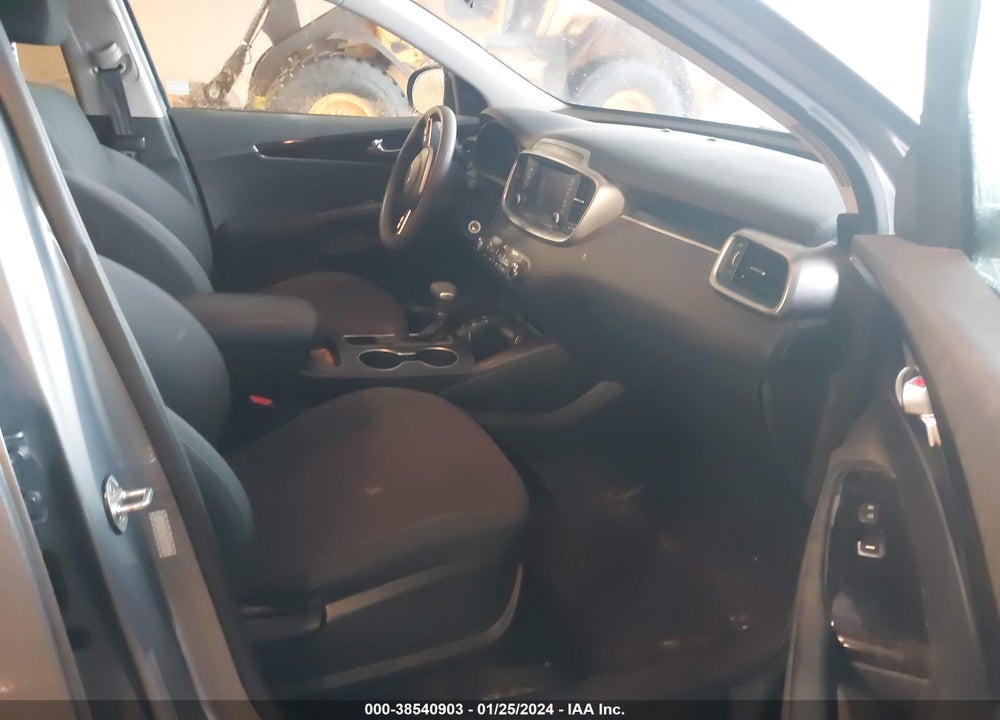 2019 KIA SORENTO 2.4L L VIN: 5XYPG4A32KG602826