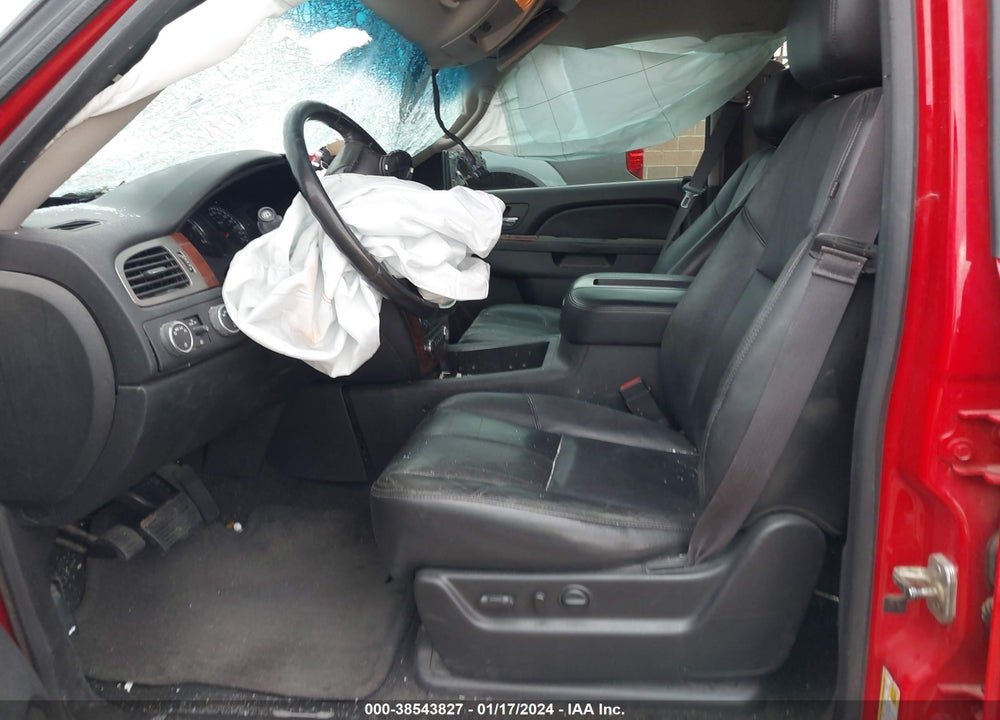 2013 CHEVROLET SUBURBAN 1500 LT VIN: 1GNSKJE7XDR187304