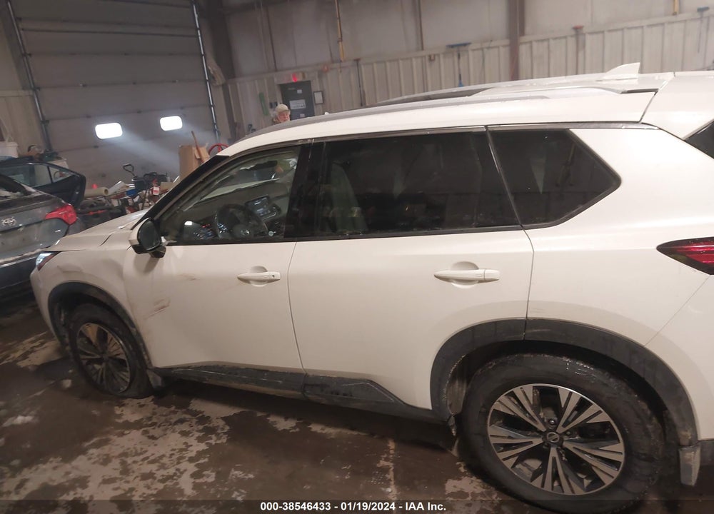 2021 NISSAN ROGUE VIN: JN8AT3BB8MW231229