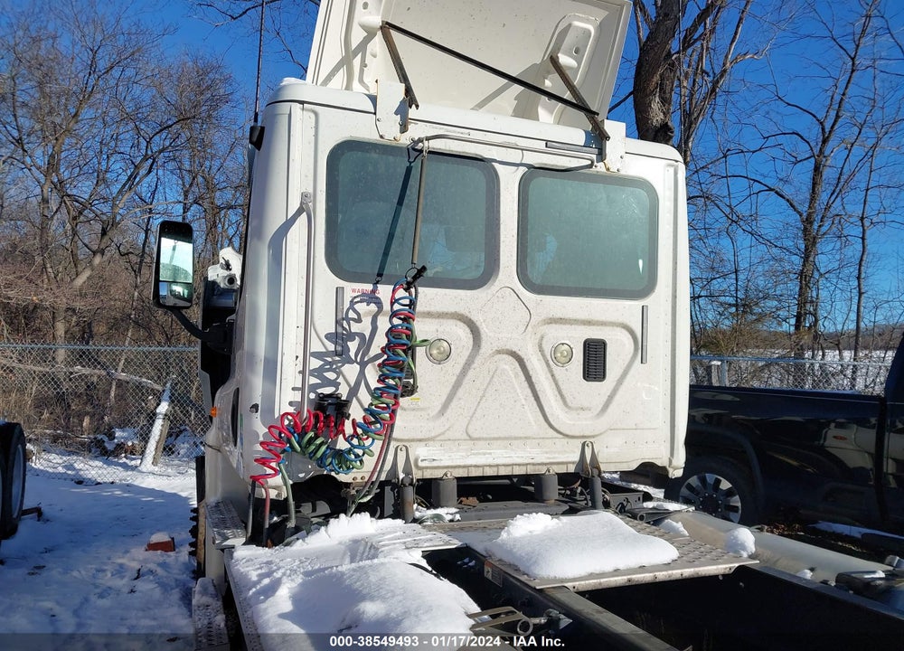 2016 FREIGHTLINER CASCADIA 125 VIN: 3AKJGEDV0GSHE5404