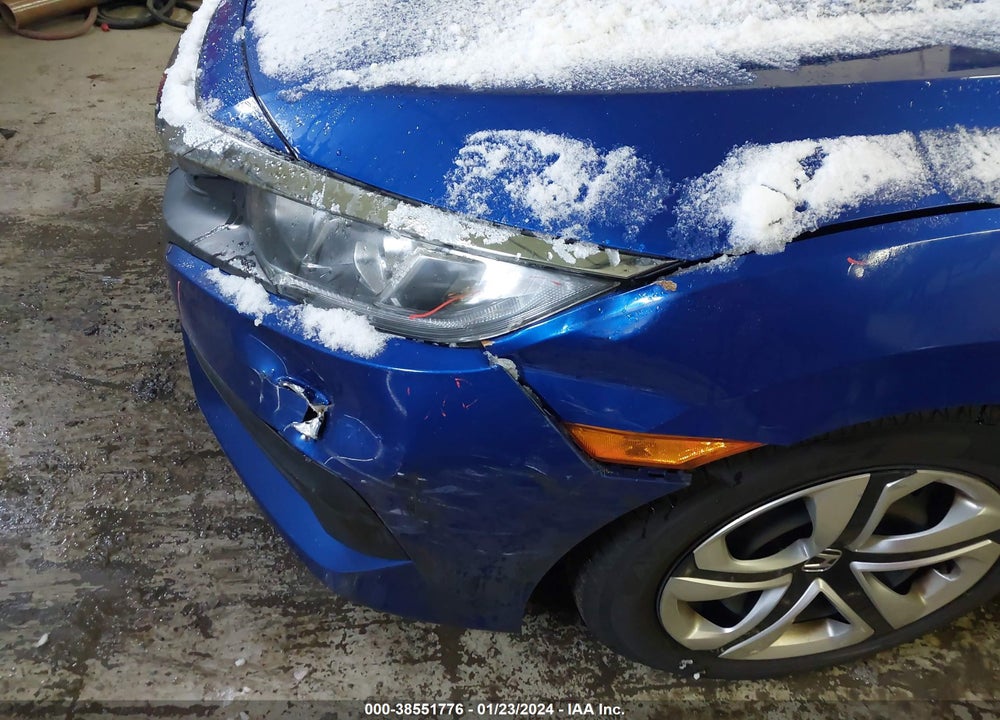 2018 HONDA CIVIC LX VIN: 2HGFC2F53JH549223