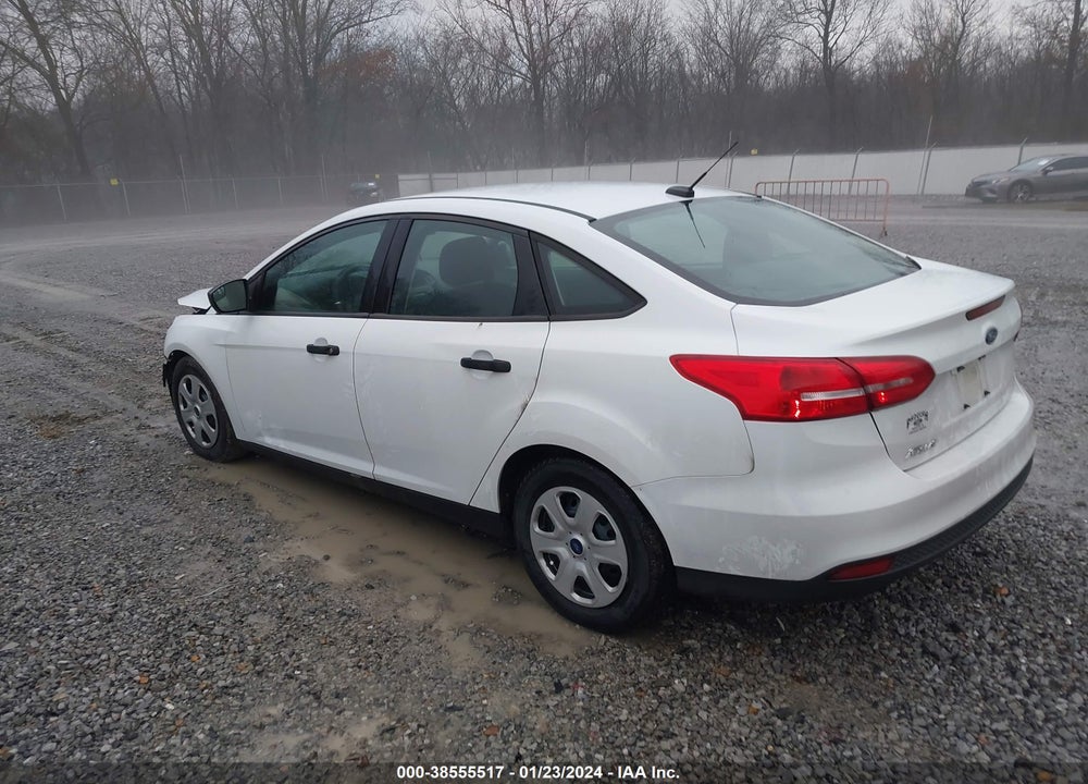 2018 FORD FOCUS S VIN: 1FADP3E28JL277980