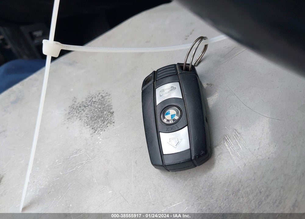 2008 BMW 328I VIN: WBAVA37508NL55705