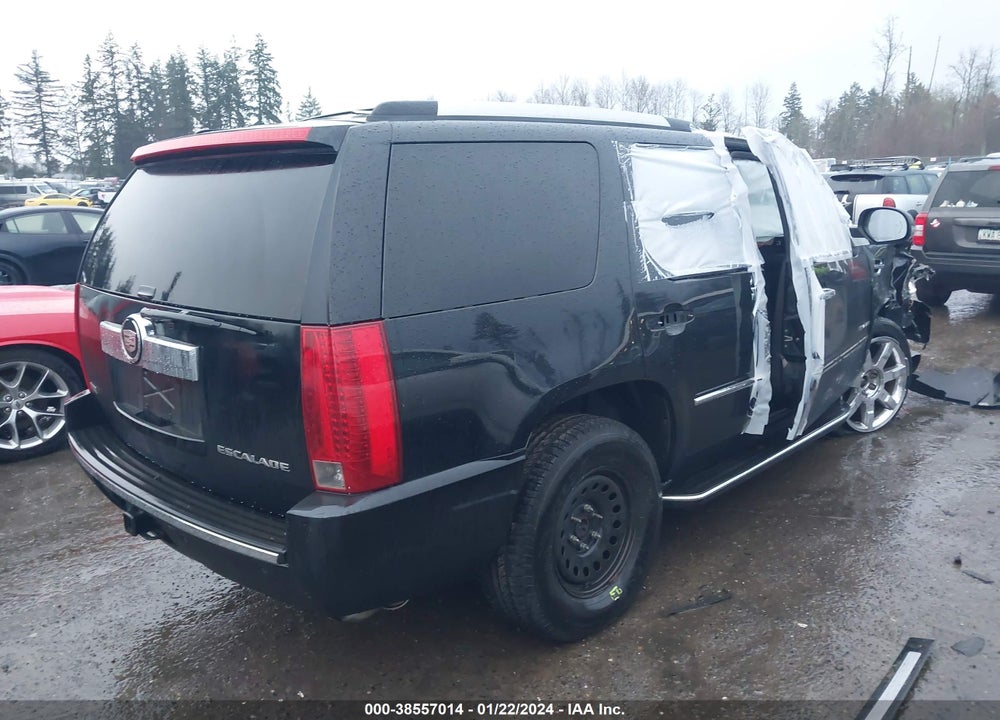 2011 CADILLAC ESCALADE LUXURY VIN: 1GYS4BEF5BR221110