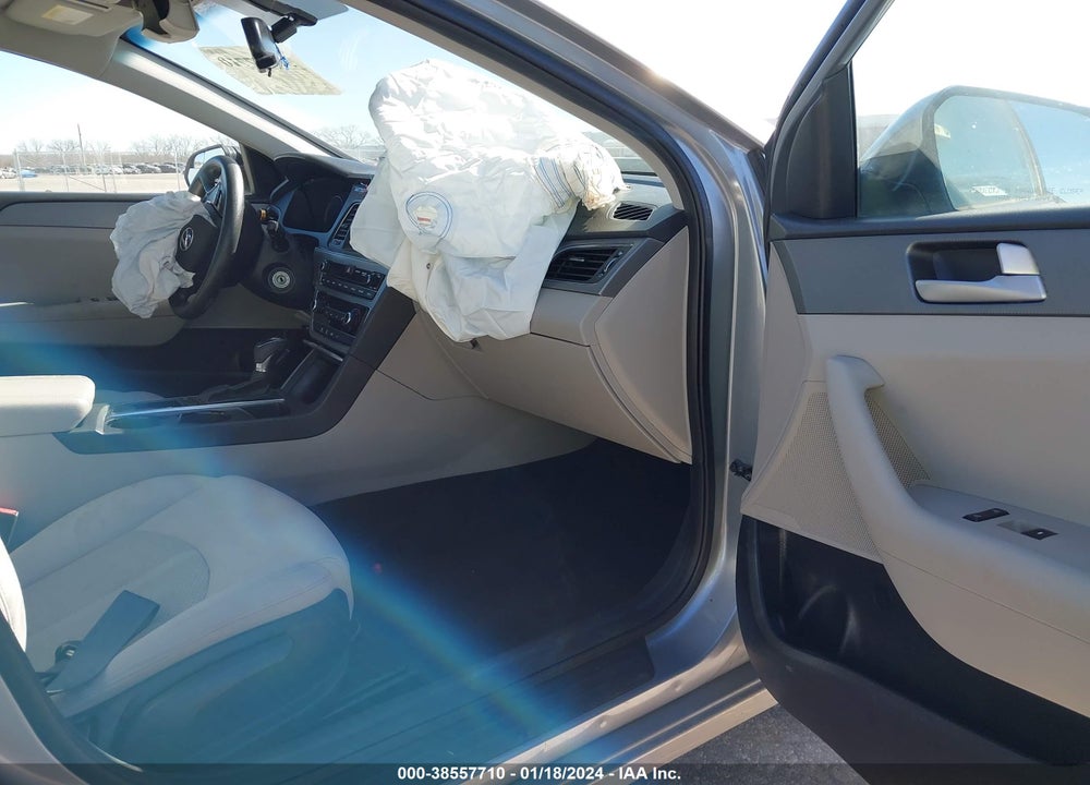2016 HYUNDAI SONATA SE VIN: 5NPE24AF5GH262880